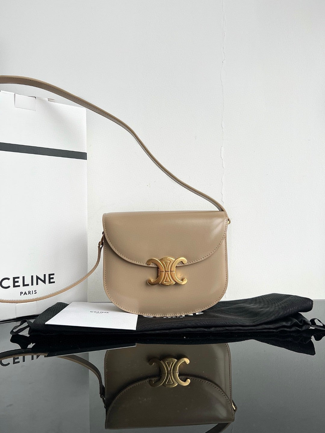 Triomphe 15 Cream Gray Calfskin Handbag