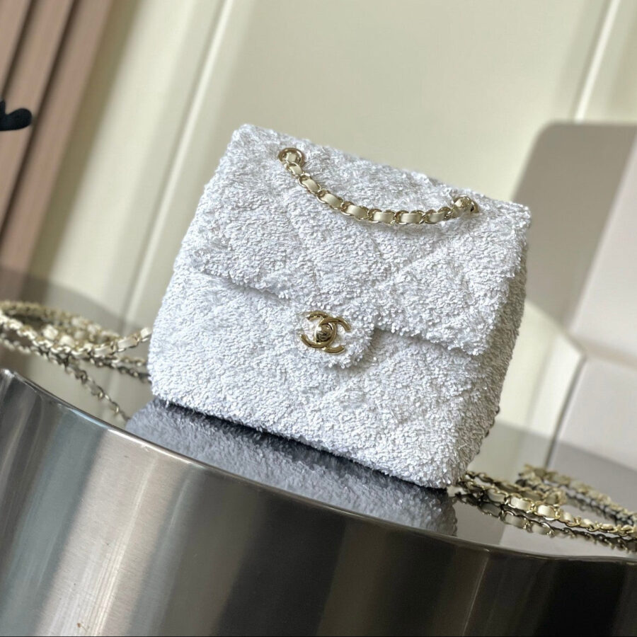 Chanel 25 Sequin Embroidered 21cm Bag White Leather Sequins 286172 | Studio Nafay
