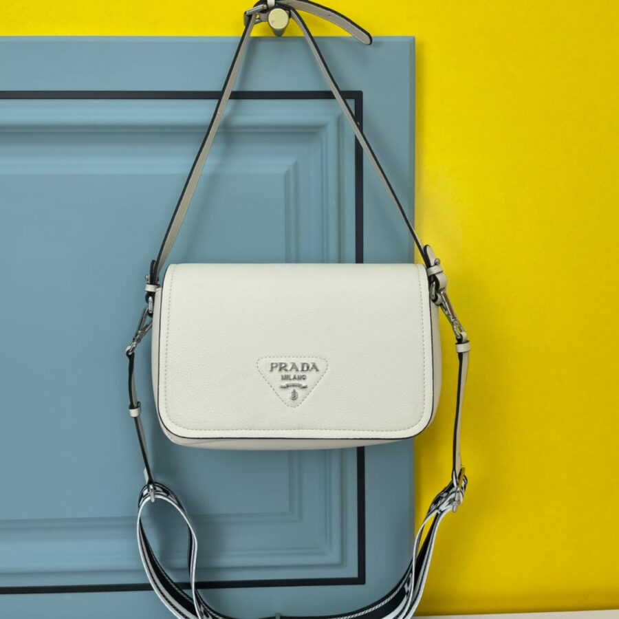 Designer handbag white – front view
