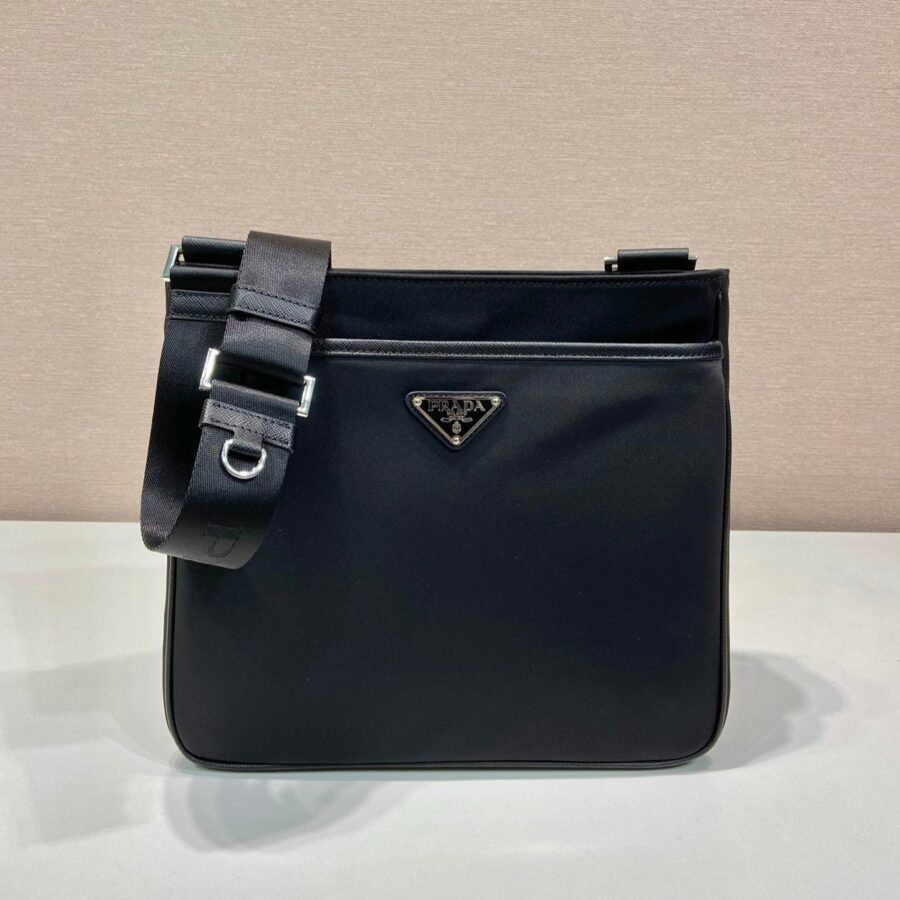 Designer handbag black – front view