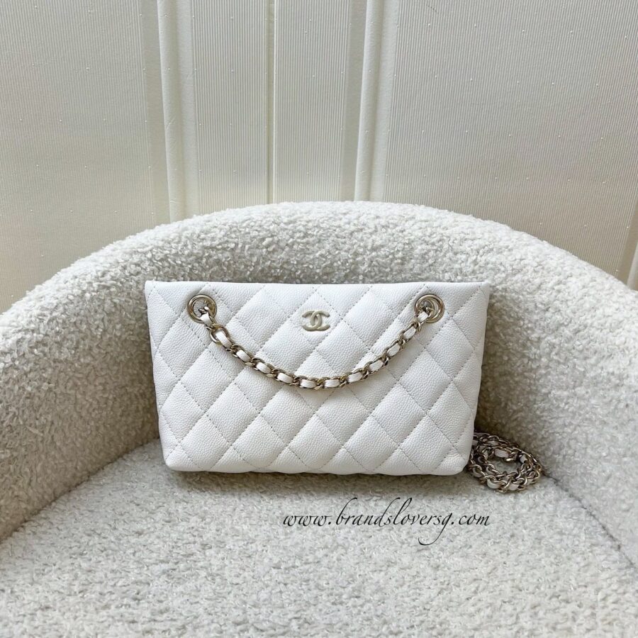 Chanel Clutch white bag – front view