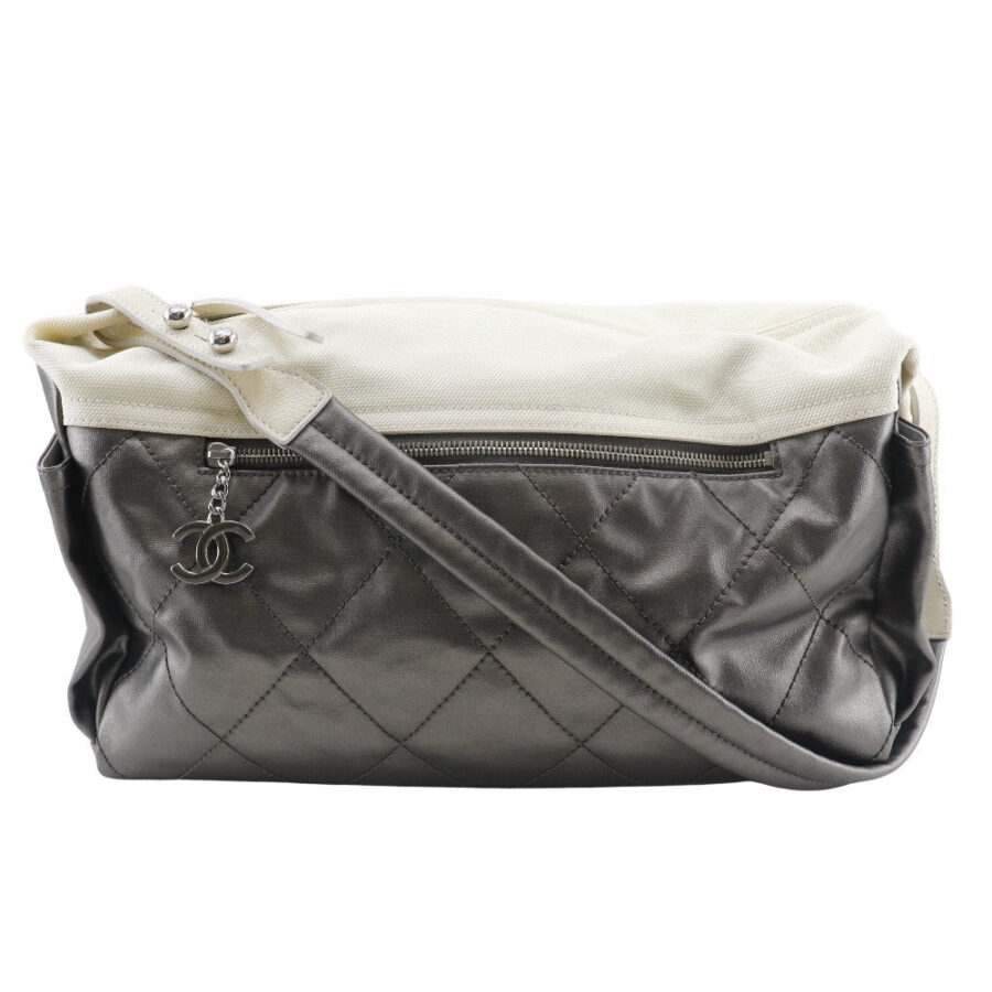 Chanel Classic Flap bag – front view