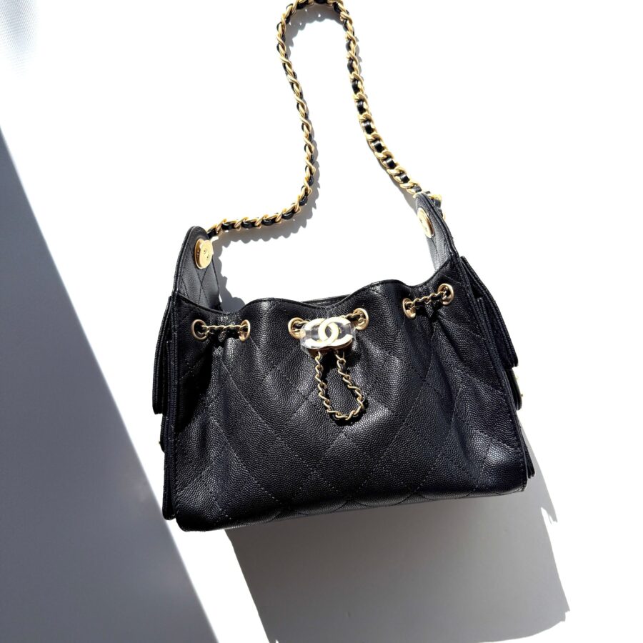 Chanel Shoulder Bag black – front view