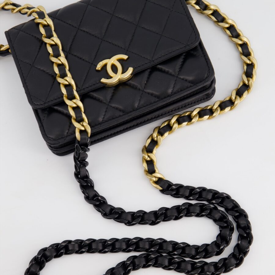 Chanel Flap Bag black – front view